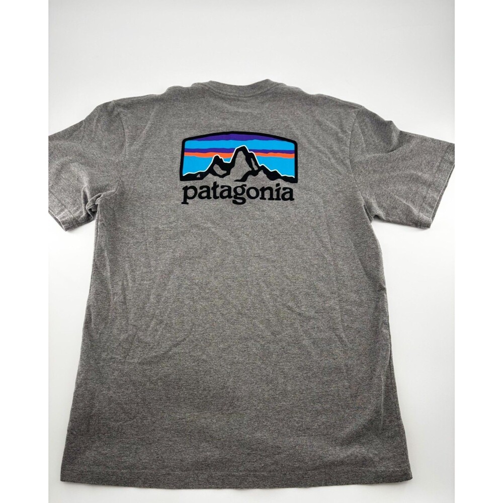 Patagonia Men’s P-6 Logo Responsibili-Tee Gravel Heather Gray Shirt Medium